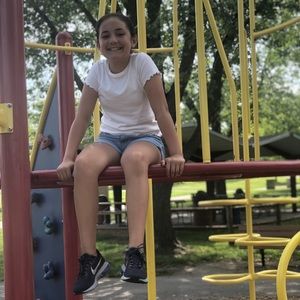 Meet your Posher, Maya